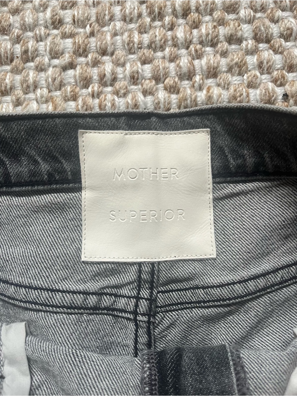 MOTHER The Whole Lot Zip Twist Fray shorts, Bait and Switch wash, size 28 - Picture 4 of 10
